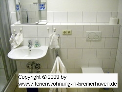 Badezimmer in der Nordsee-Ferienwohnung in Bremerhaven - www.ferienwohnung-in-bremerhaven.de