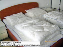 Schlafzimmer in der Nordsee-Ferienwohnung in Bremerhaven - www.ferienwohnung-in-bremerhaven.de