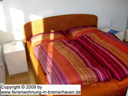 Schlafzimmer in der Nordsee-Ferienwohnung in Bremerhaven - www.ferienwohnung-in-bremerhaven.de