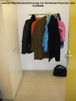 Wohnungseingangsflur in der Nordsee-Ferienwohnung in Bremerhaven - www.ferienwohnung-in-bremerhaven.de