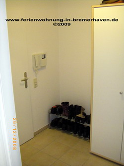 Wohnungseingangsflur in der Nordsee-Ferienwohnung in Bremerhaven - www.ferienwohnung-in-bremerhaven.de